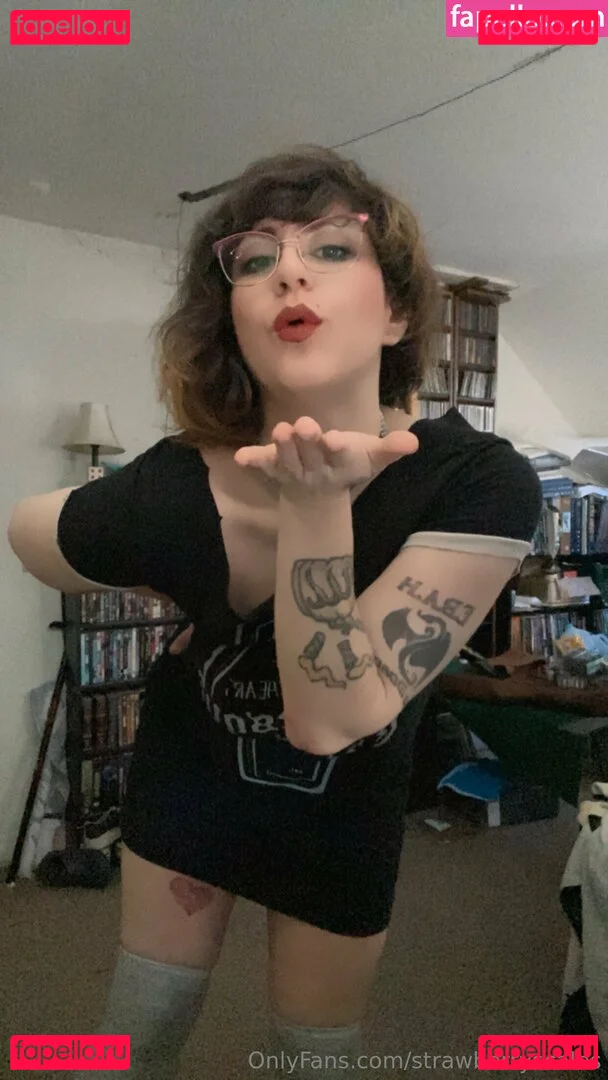 strawberryscales Onlyfans Photo Gallery 