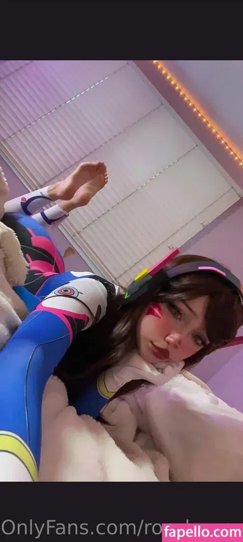 rosylaurenhours Onlyfans Photo Gallery 