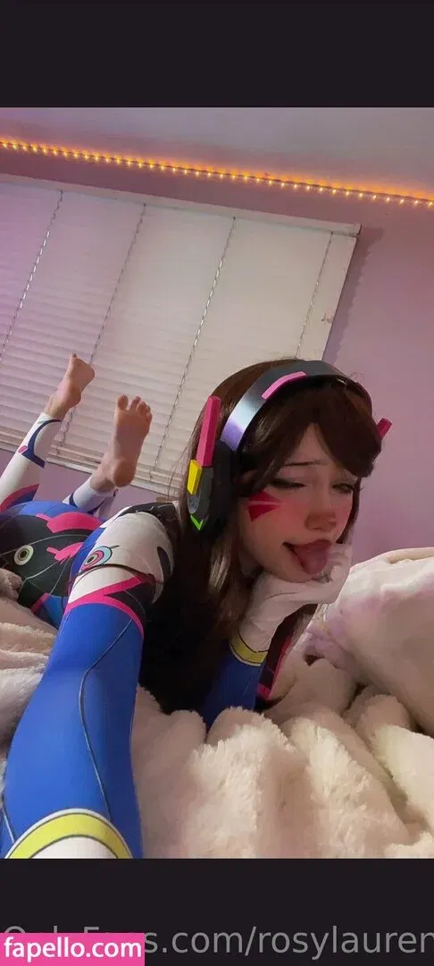 rosylaurenhours Onlyfans Photo Gallery 