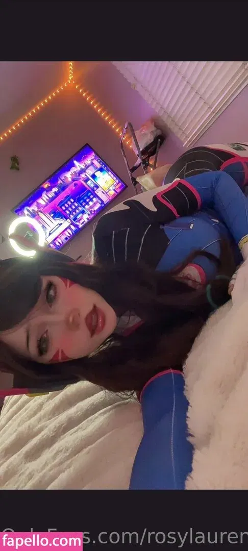 rosylaurenhours Onlyfans Photo Gallery 