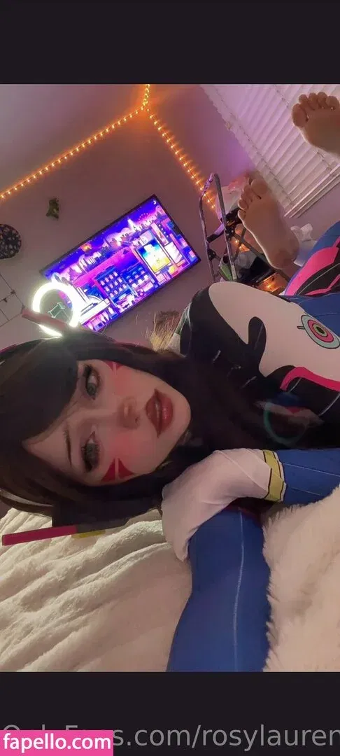 rosylaurenhours Onlyfans Photo Gallery 