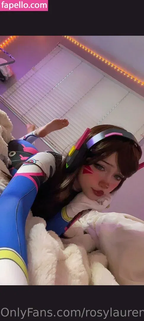 rosylaurenhours Onlyfans Photo Gallery 