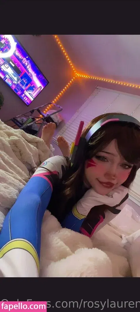 rosylaurenhours Onlyfans Photo Gallery 