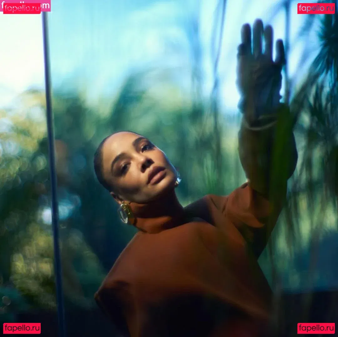 Tessa Thompson Onlyfans Photo Gallery 