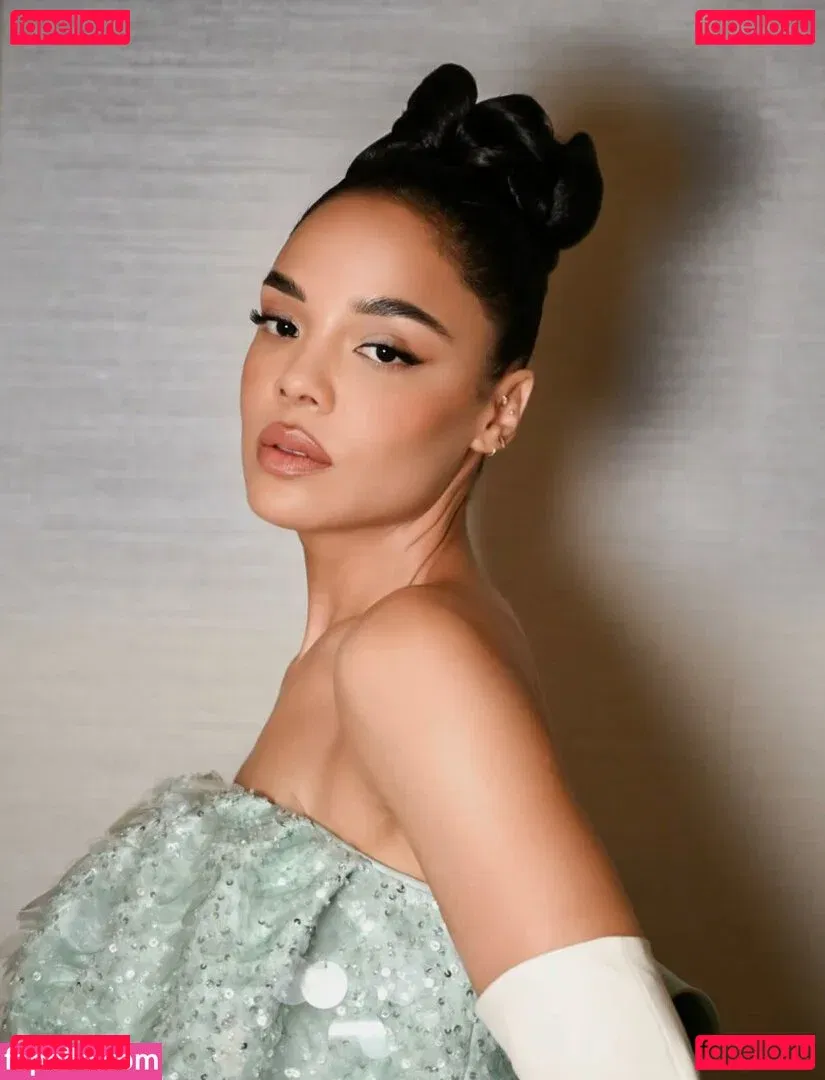 Tessa Thompson Onlyfans Photo Gallery 