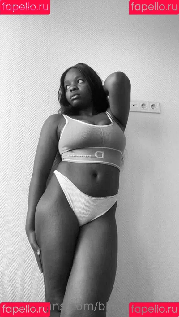 itsthalialove Onlyfans Photo Gallery 