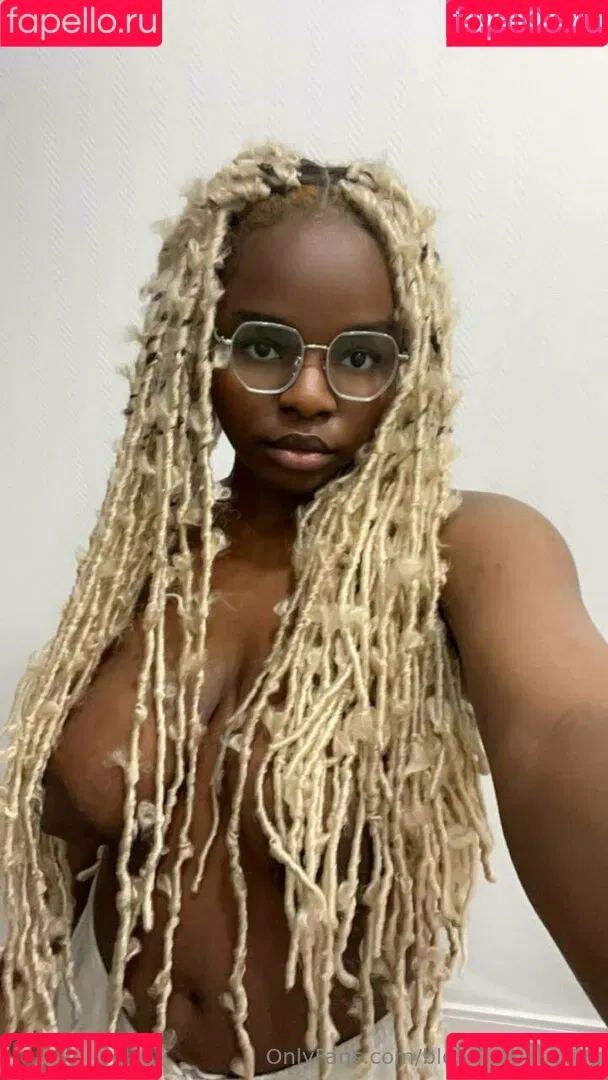 itsthalialove Onlyfans Photo Gallery 