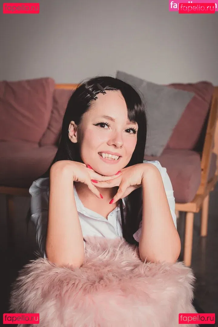 Kavaynayakote Onlyfans Photo Gallery 