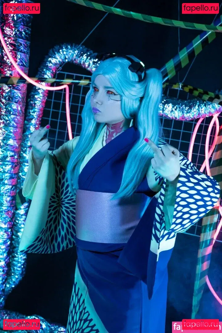 Kavaynayakote Onlyfans Photo Gallery 