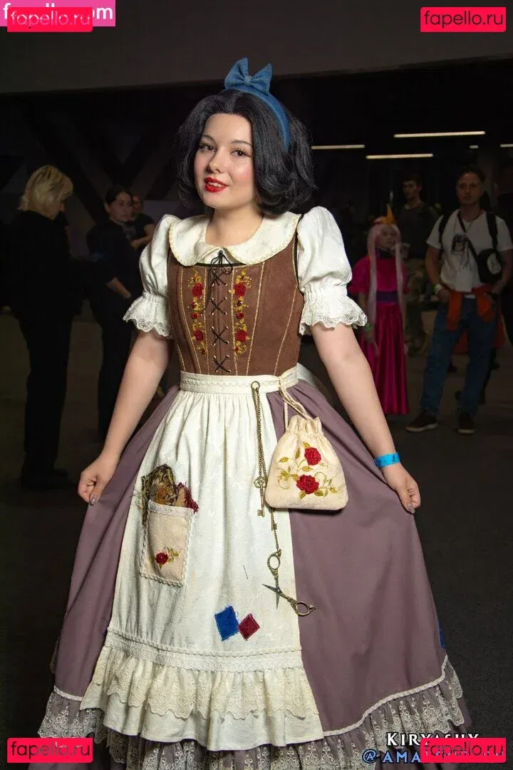 Kavaynayakote Onlyfans Photo Gallery 