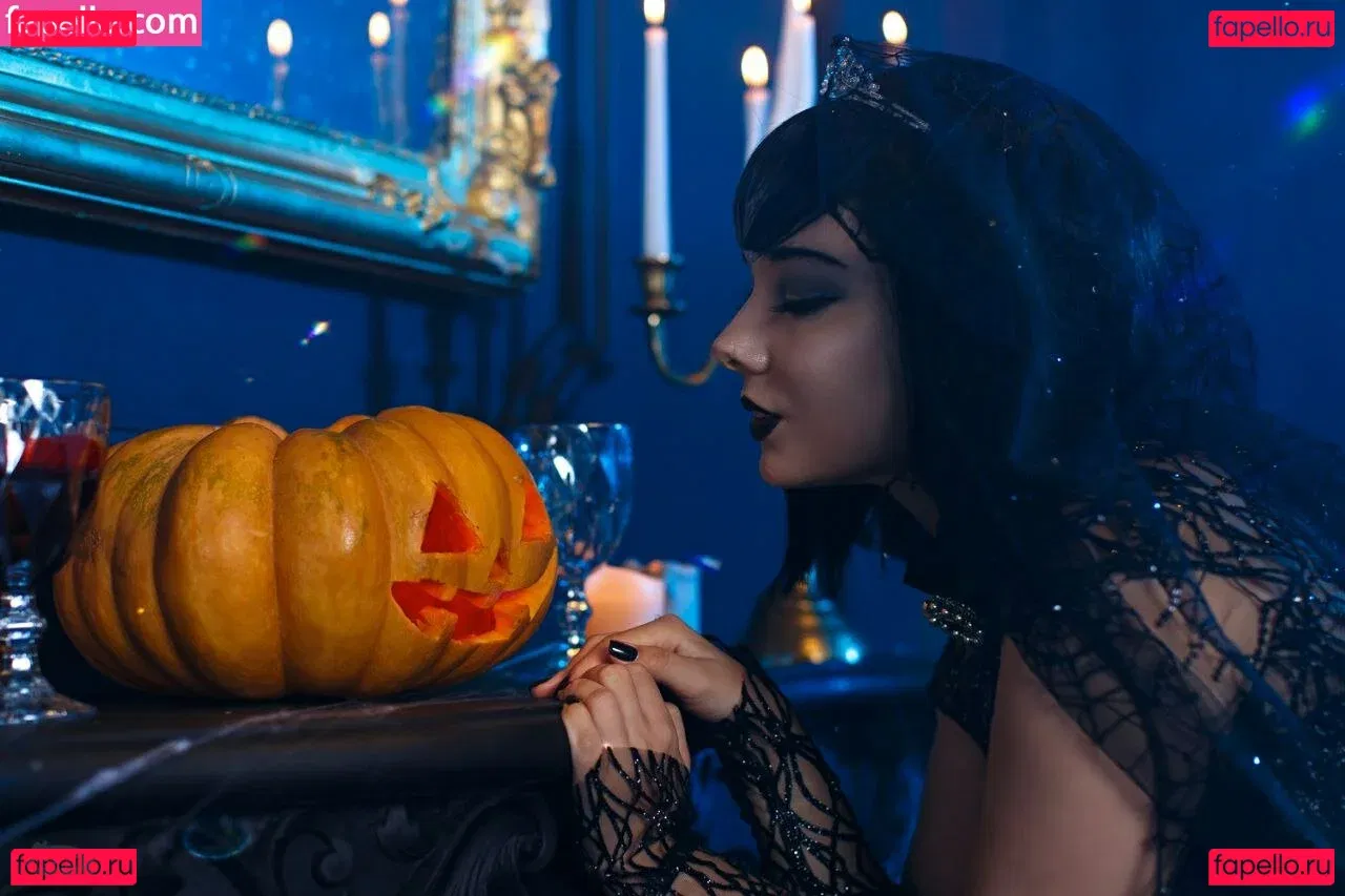 Kavaynayakote Onlyfans Photo Gallery 