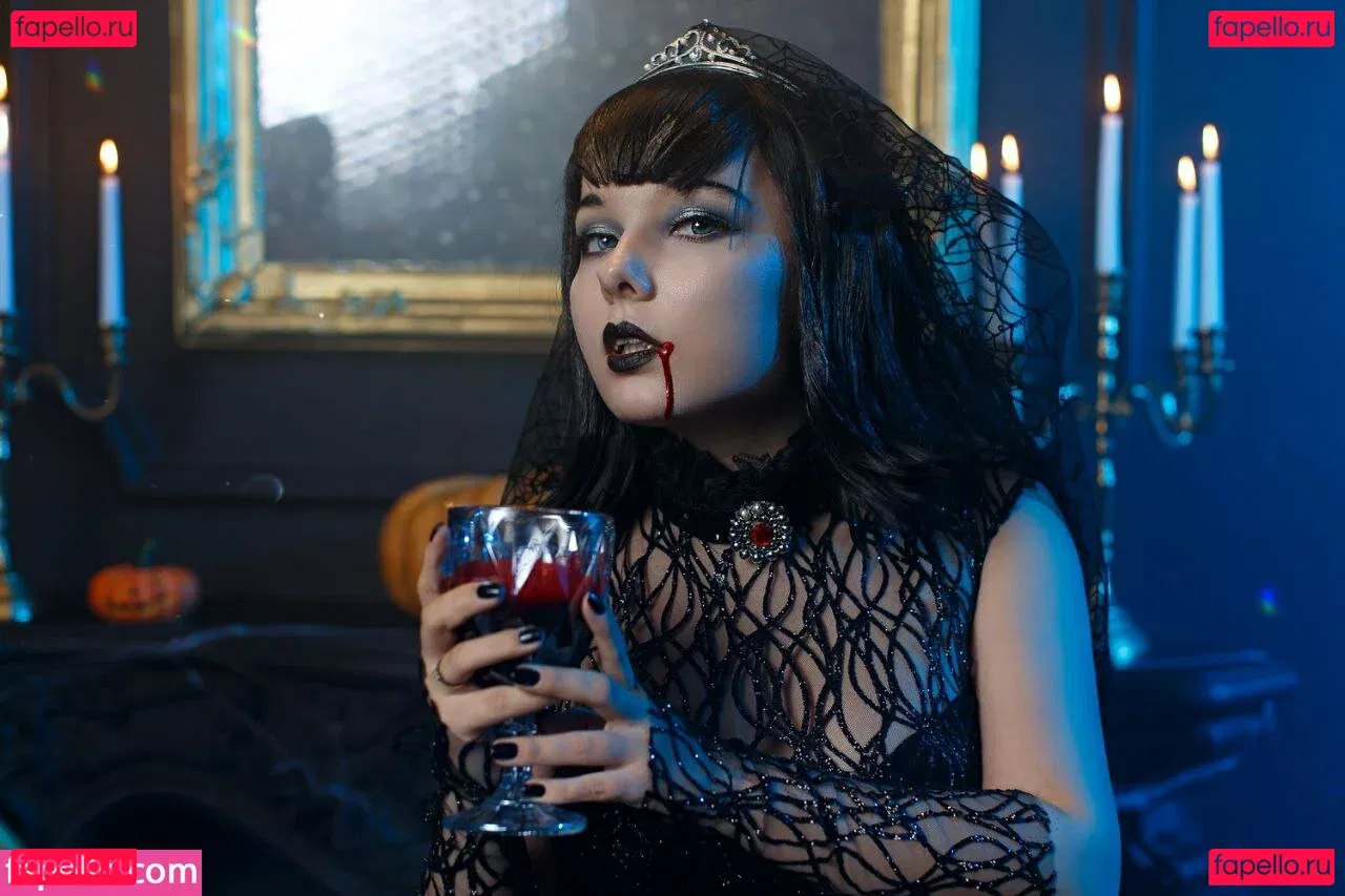 Kavaynayakote Onlyfans Photo Gallery 