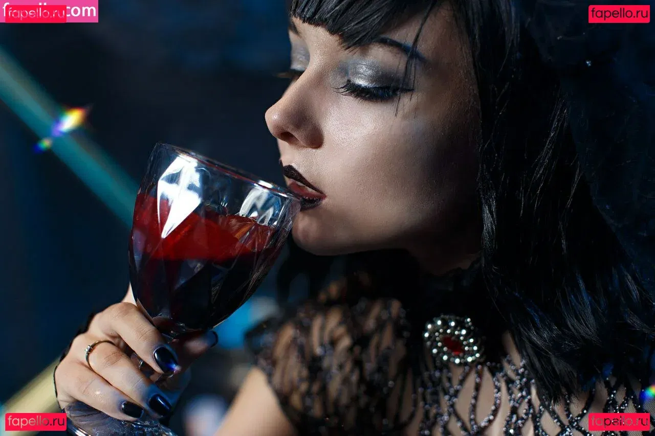 Kavaynayakote Onlyfans Photo Gallery 