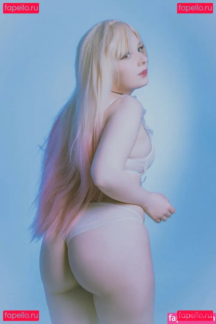 Kavaynayakote Onlyfans Photo Gallery 