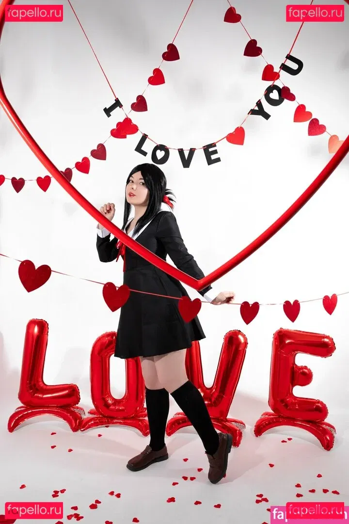 Kavaynayakote Onlyfans Photo Gallery 