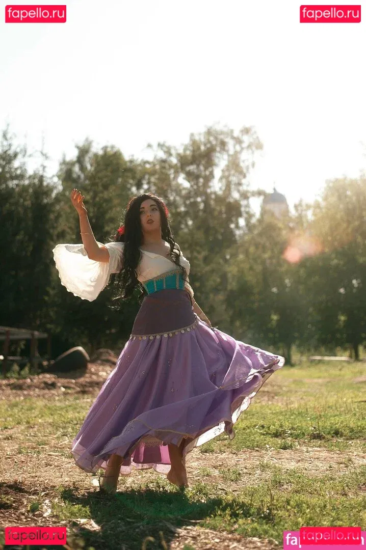 Kavaynayakote Onlyfans Photo Gallery 