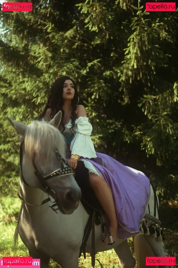 Kavaynayakote Onlyfans Photo Gallery 