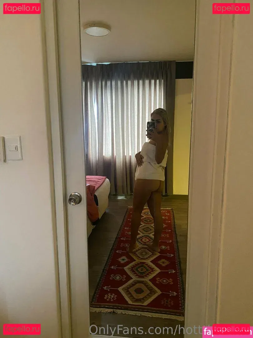 hotttblondie Onlyfans Photo Gallery 