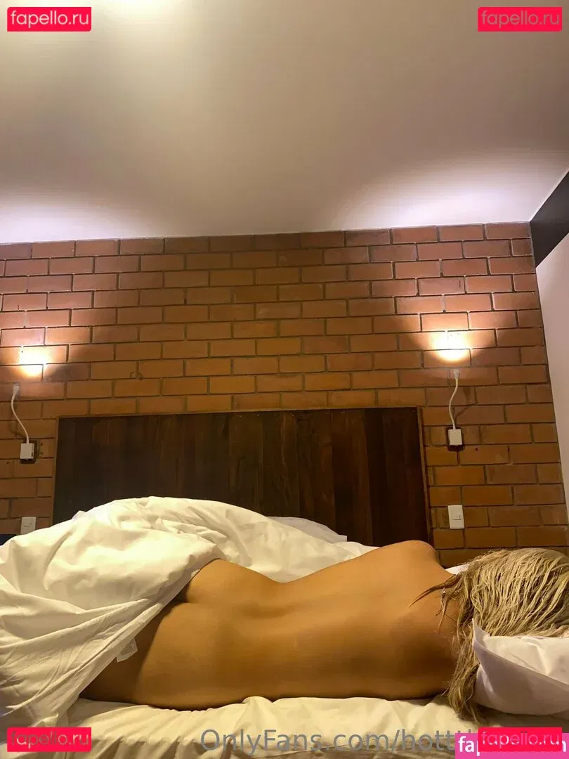 hotttblondie Onlyfans Photo Gallery 