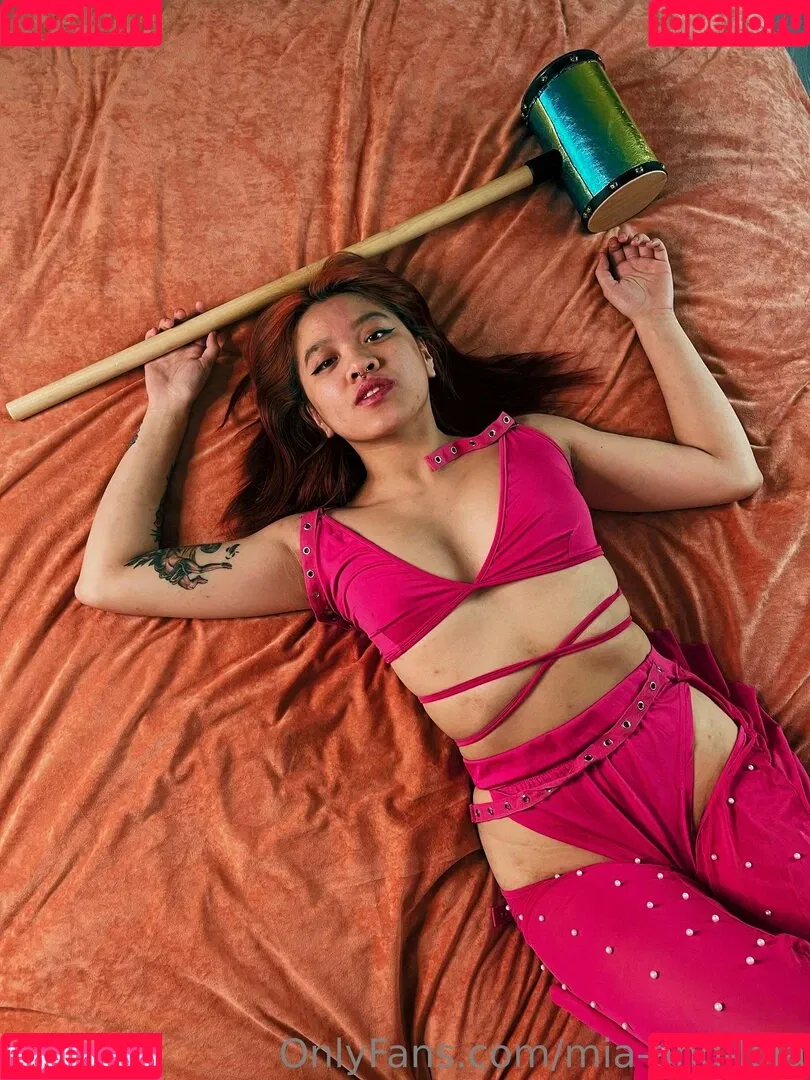 mia-and-lola Onlyfans Photo Gallery 