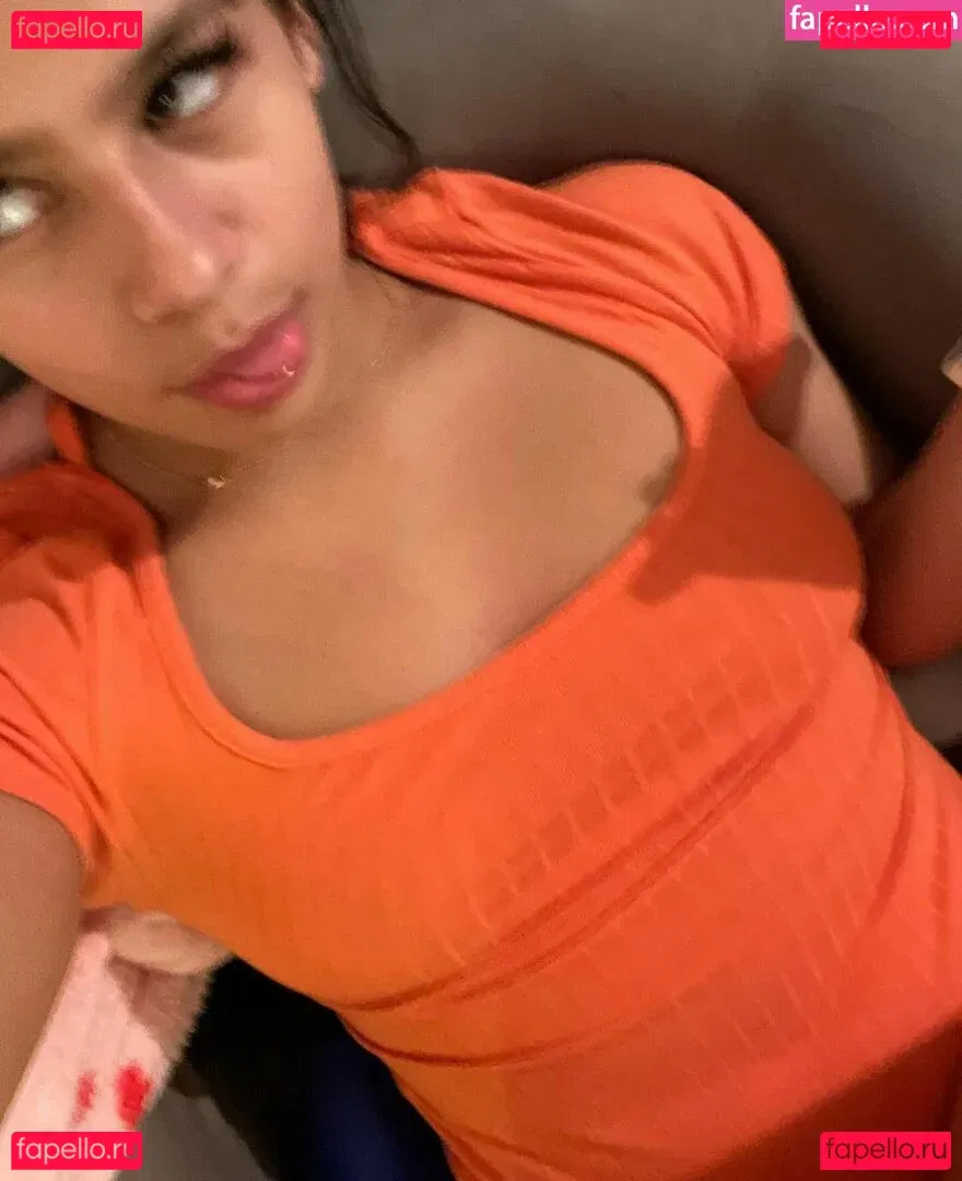 Holly H Onlyfans Photo Gallery 