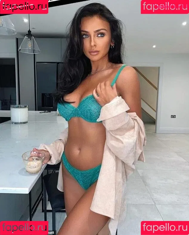 Kady McDermott Onlyfans Photo Gallery 