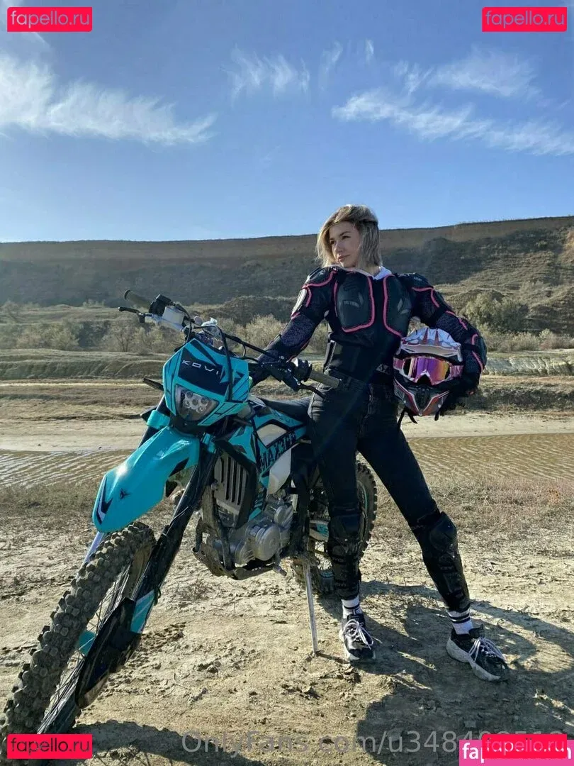 youralice33 Onlyfans Photo Gallery 