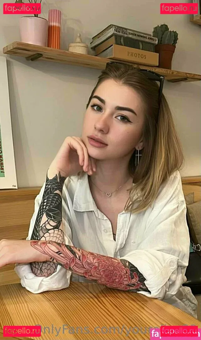 youralice33 Onlyfans Photo Gallery 