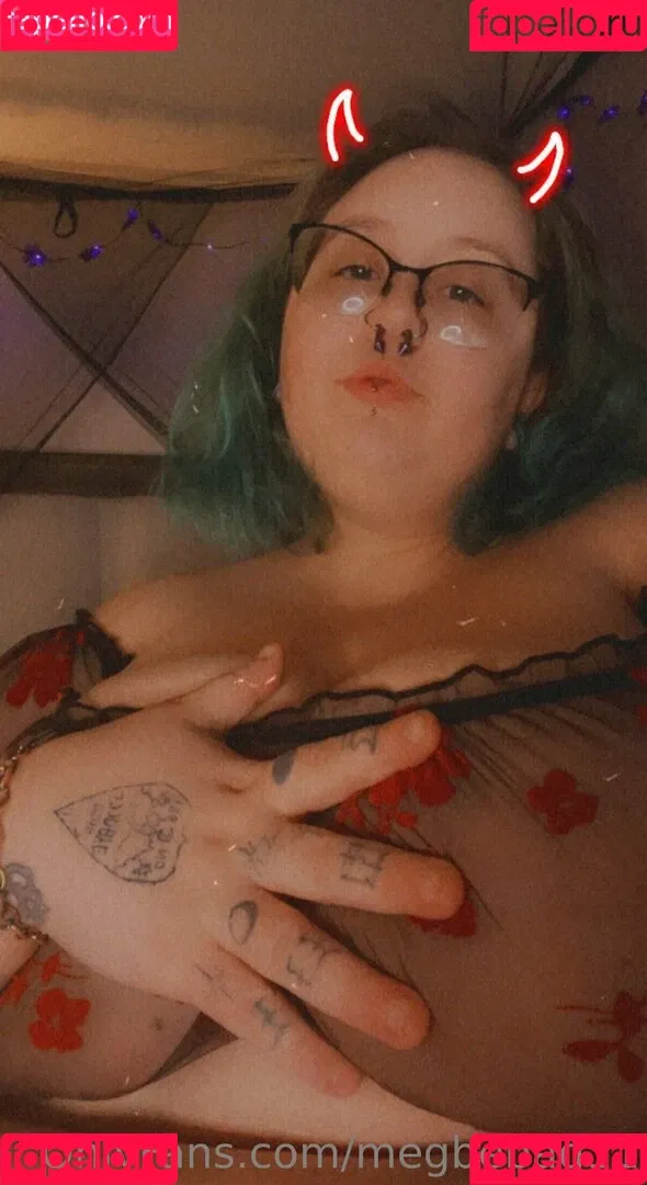 megbebad Onlyfans Photo Gallery 