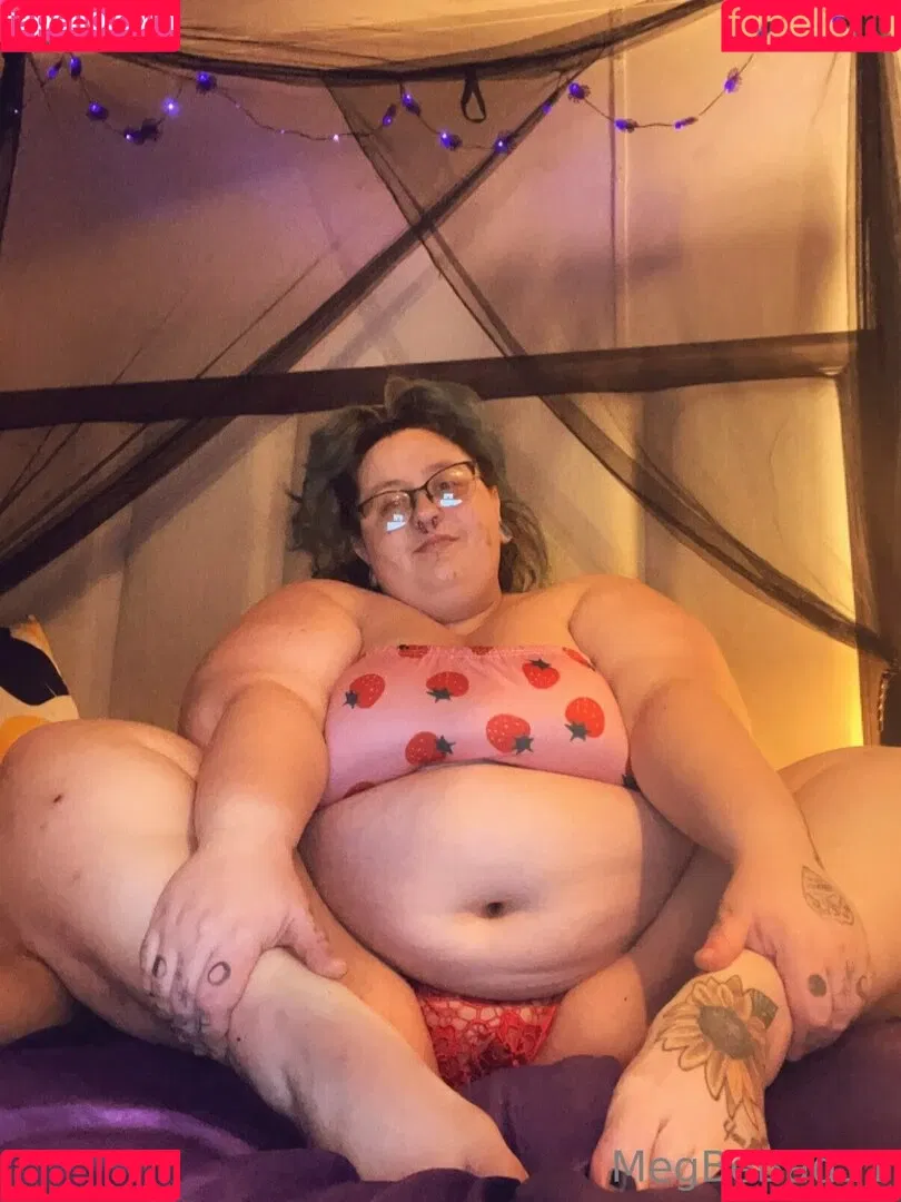 megbebad Onlyfans Photo Gallery 