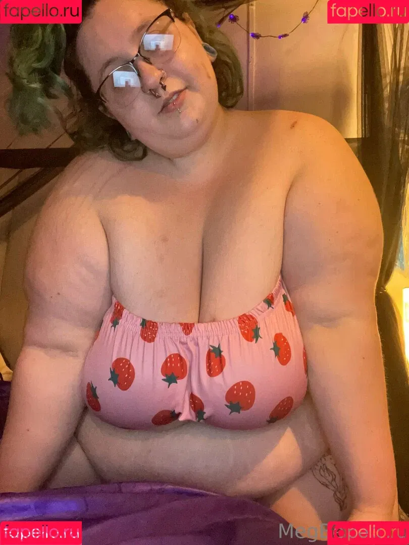 megbebad Onlyfans Photo Gallery 