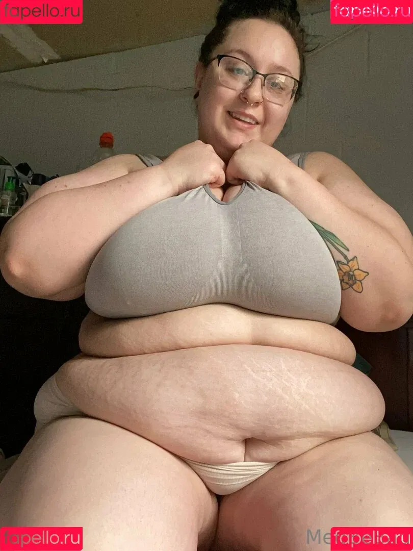 megbebad Onlyfans Photo Gallery 