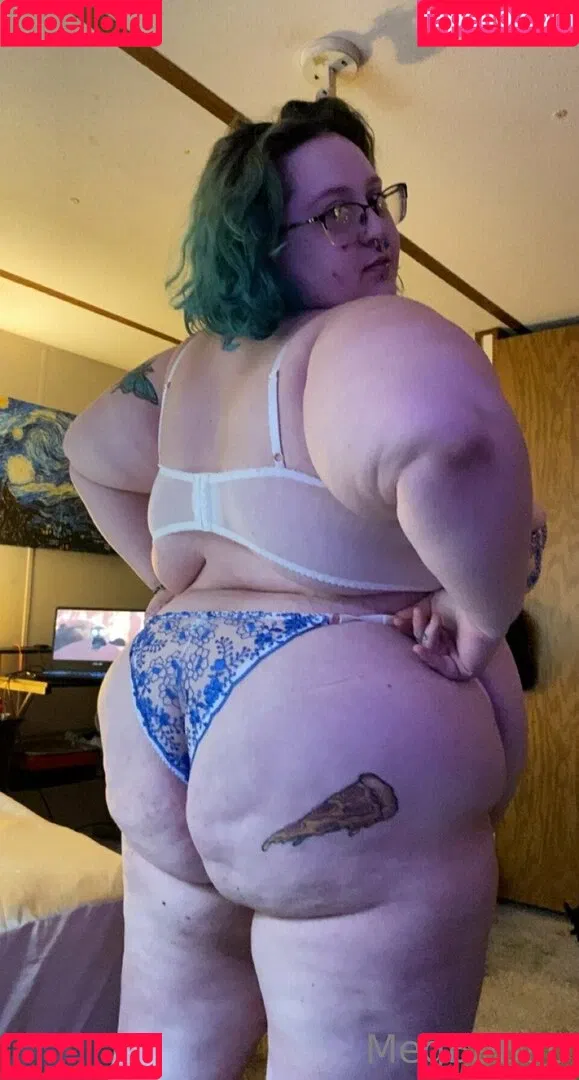 megbebad Onlyfans Photo Gallery 