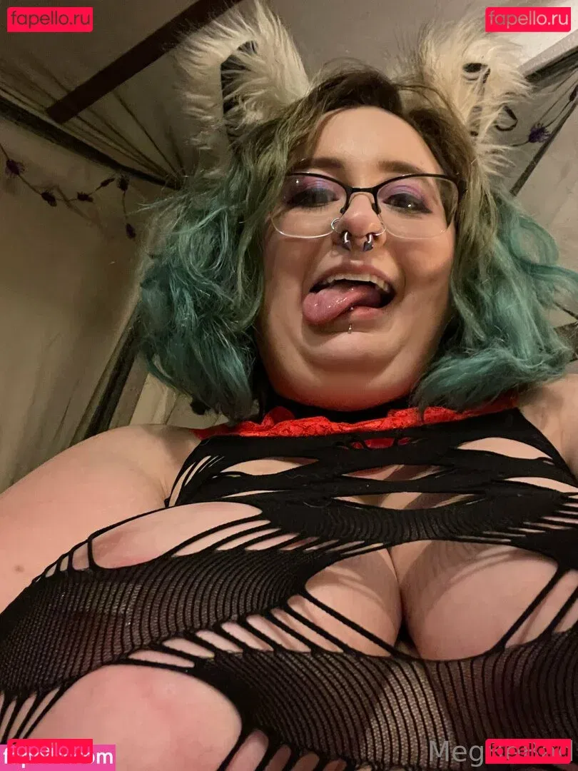 megbebad Onlyfans Photo Gallery 