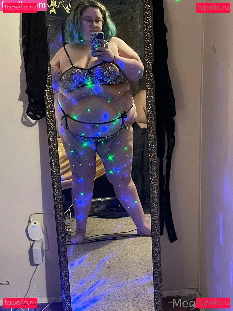 megbebad Onlyfans Photo Gallery 