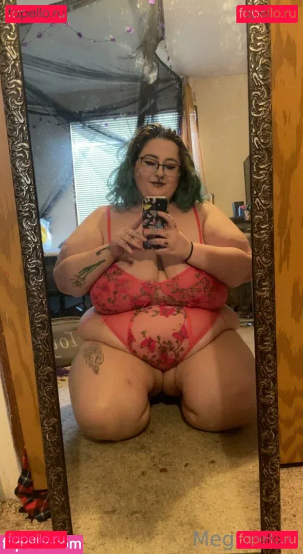 megbebad Onlyfans Photo Gallery 