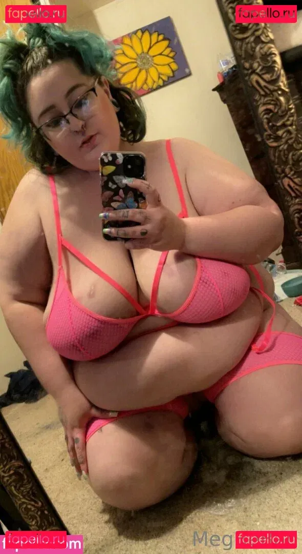 megbebad Onlyfans Photo Gallery 