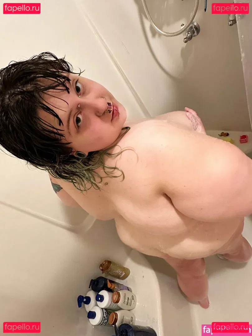 megbebad Onlyfans Photo Gallery 