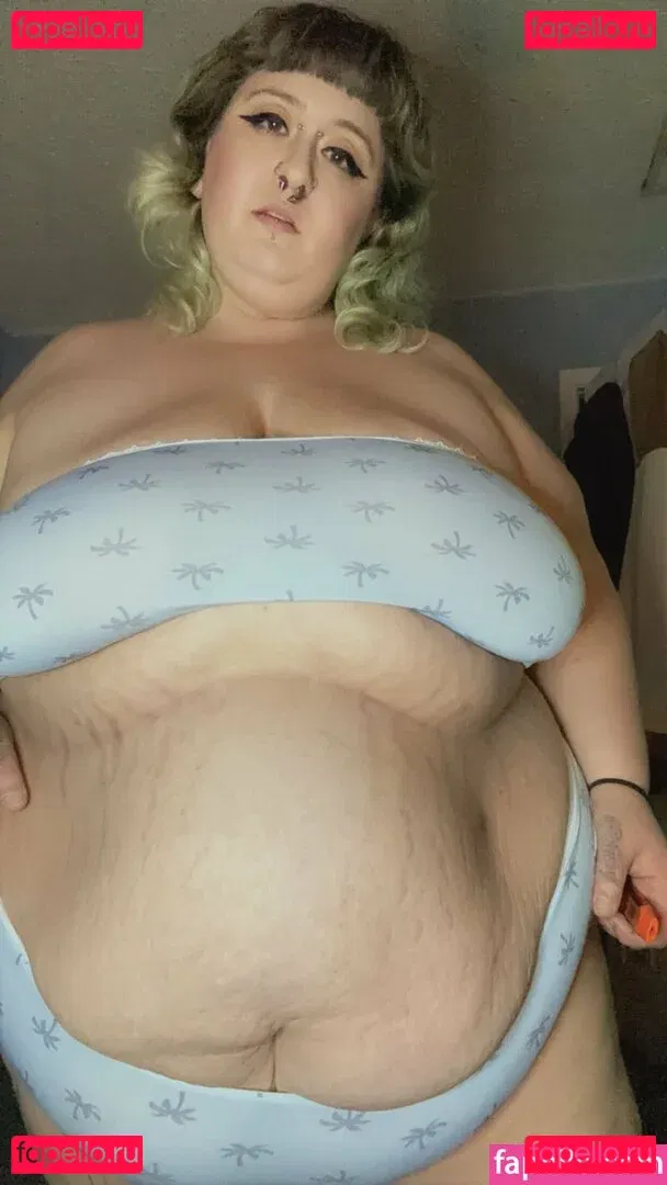 megbebad Onlyfans Photo Gallery 