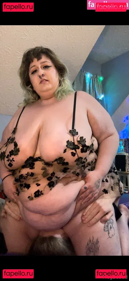 megbebad Onlyfans Photo Gallery 