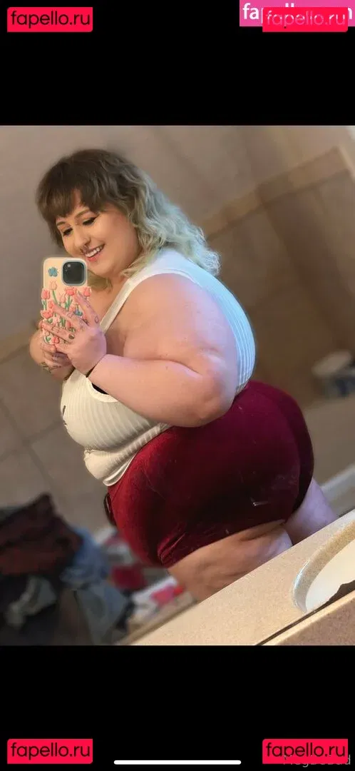 megbebad Onlyfans Photo Gallery 