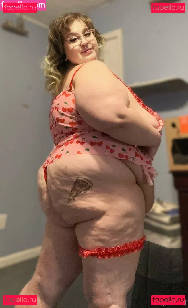 megbebad Onlyfans Photo Gallery 