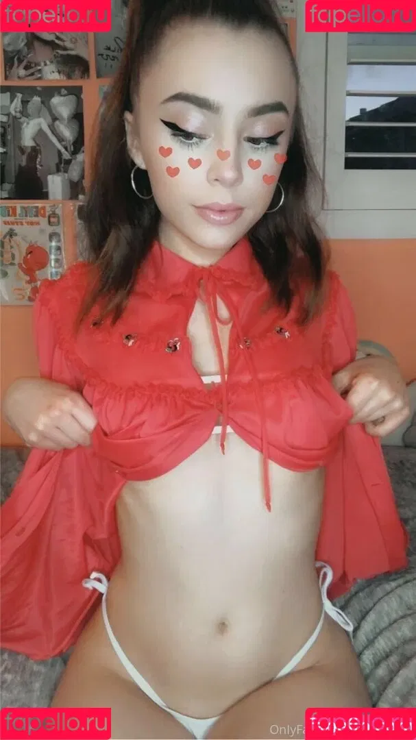 peachykaz Onlyfans Photo Gallery 