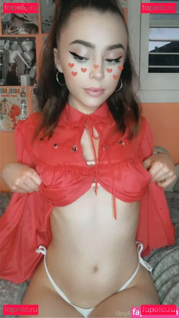 peachykaz Onlyfans Photo Gallery 