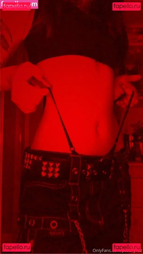 peachykaz Onlyfans Photo Gallery 