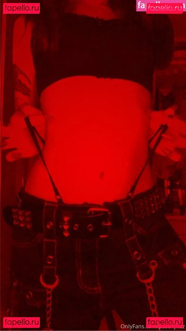 peachykaz Onlyfans Photo Gallery 