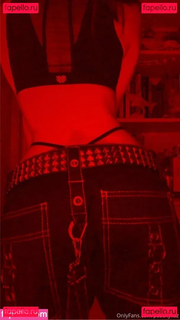 peachykaz Onlyfans Photo Gallery 