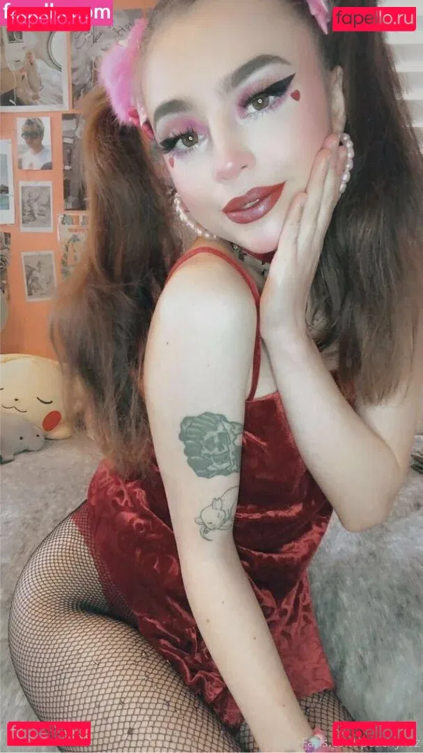 peachykaz Onlyfans Photo Gallery 