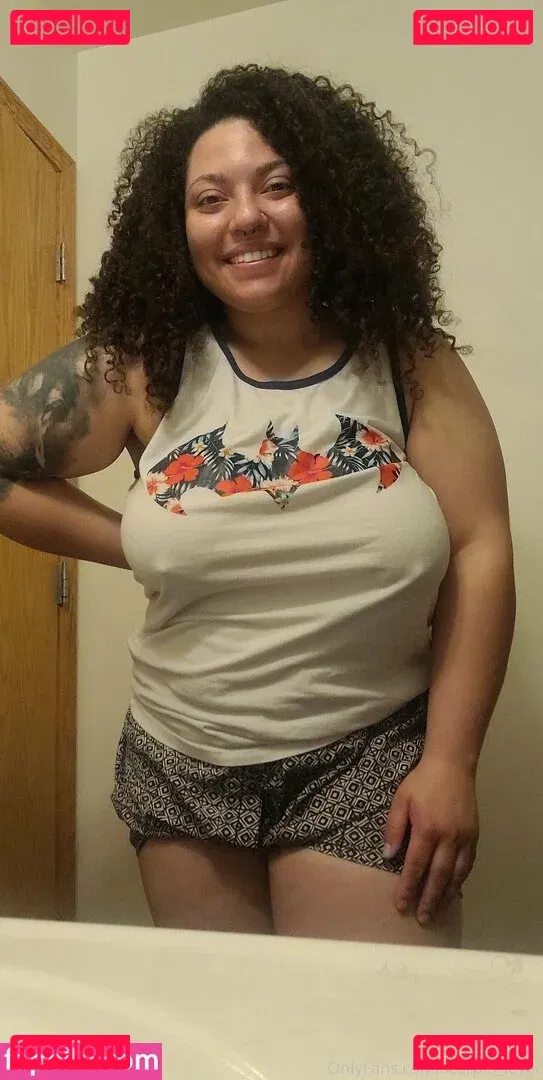 hot.lips Onlyfans Photo Gallery 