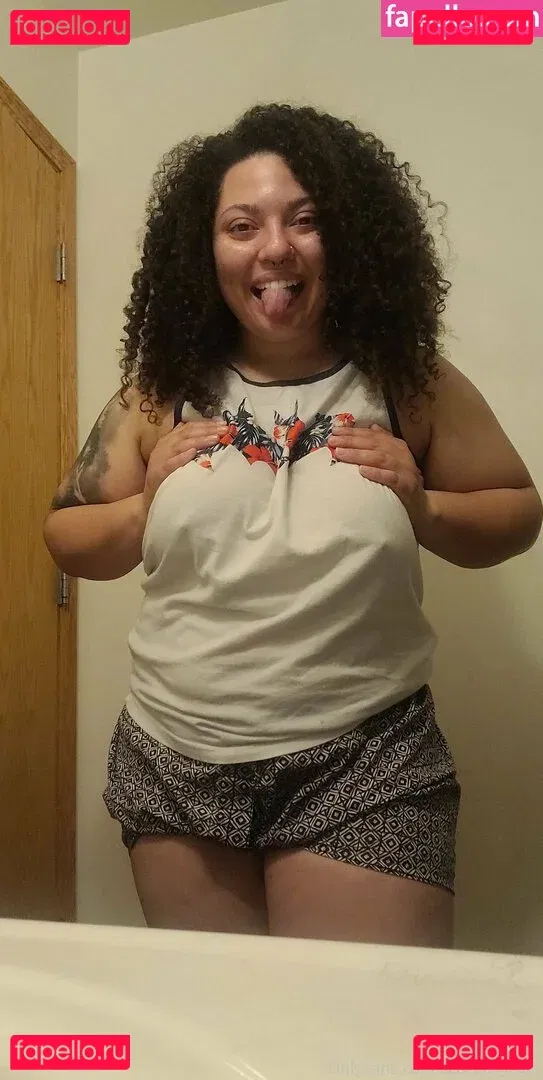 hot.lips Onlyfans Photo Gallery 